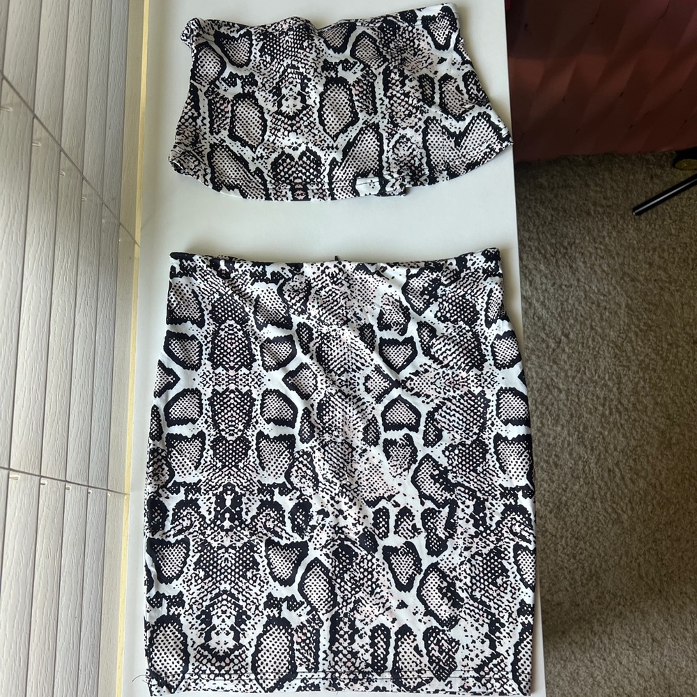 Zaful Black and White Snake Print 2 piece set